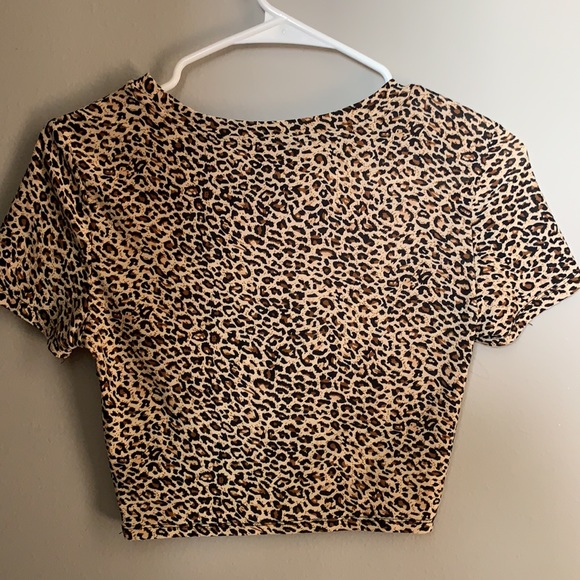 Leopard print crop top size Small - Picture 2 of 2